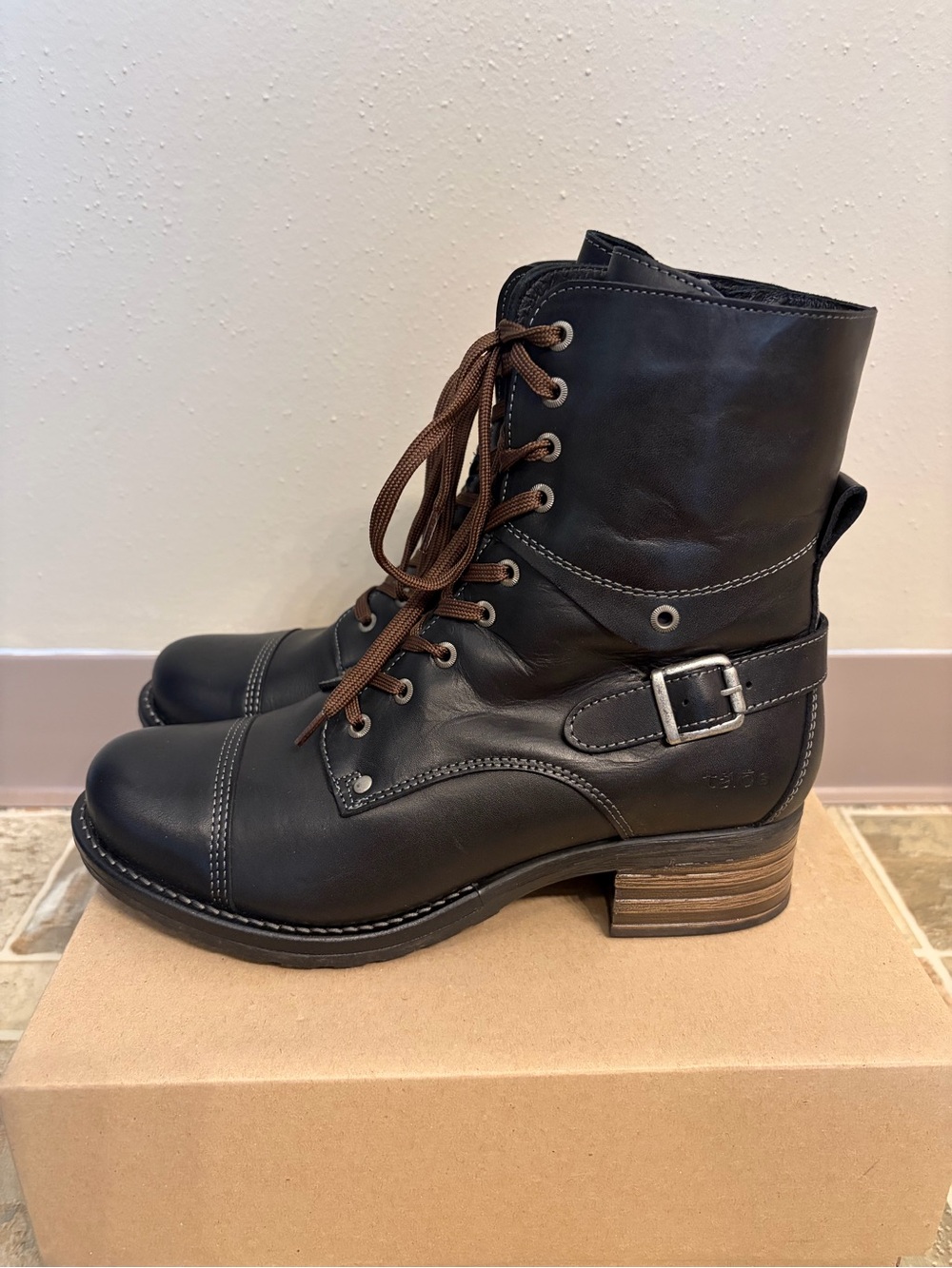 Taos Black Crave Boots
